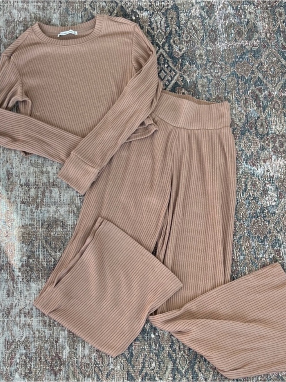Abercrombie & Fitch Ribbed Wide-Leg Track Pants in Taupe